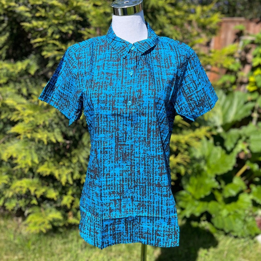 Wildfang The Essential Button-Up Short Sleeve Shirt Small – Weave Blue Black